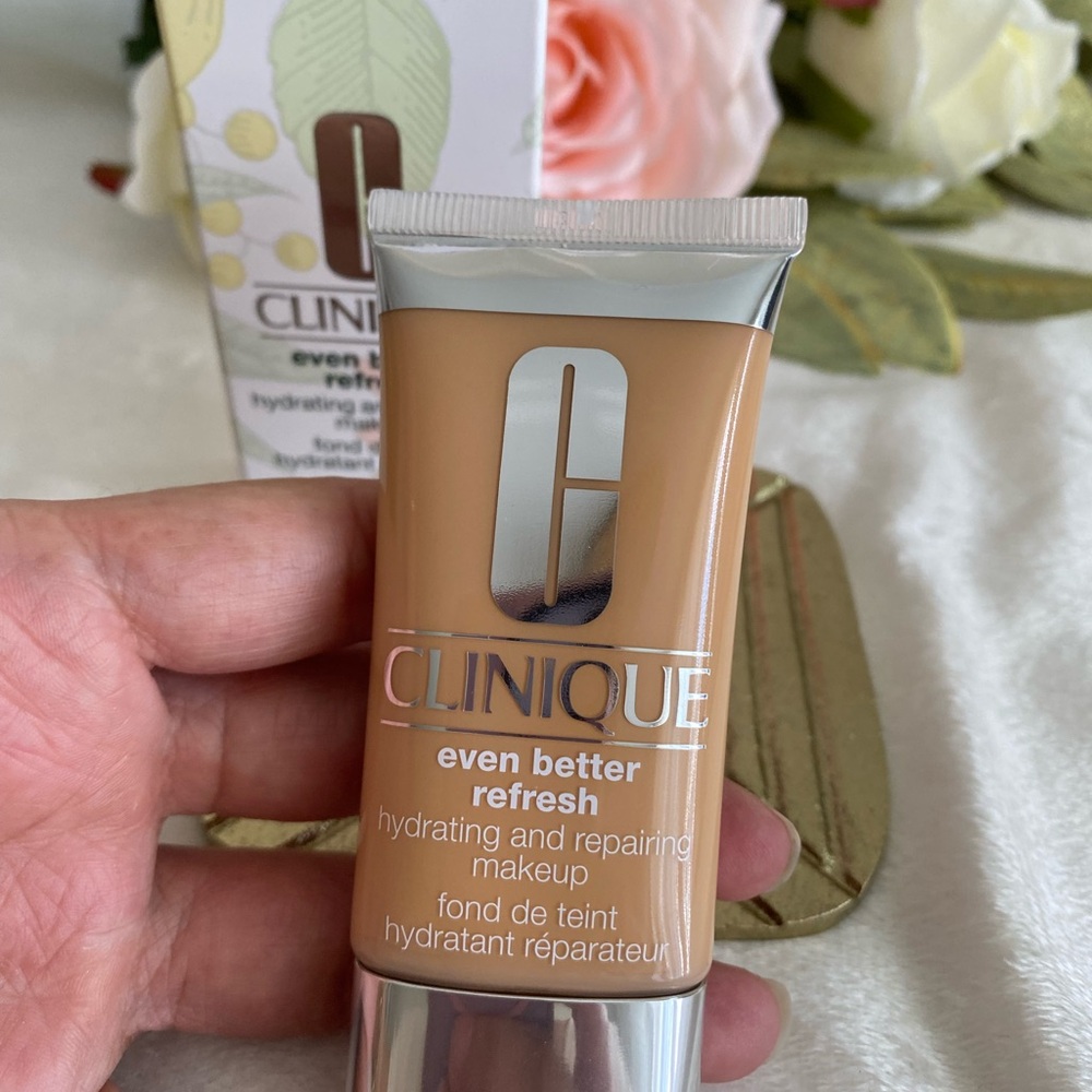 Clinique Even Better Refresh Foundation WN 44 TEA - Picture 7 of 7